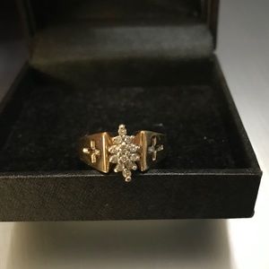 Diamonds Cluster Ring